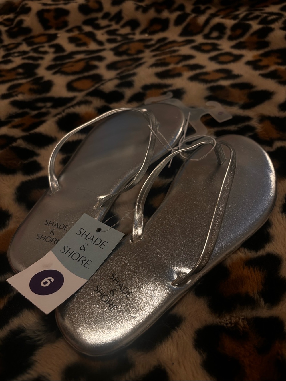 Shade & Shore Women's Silver Metallic Slim Strap Sandals